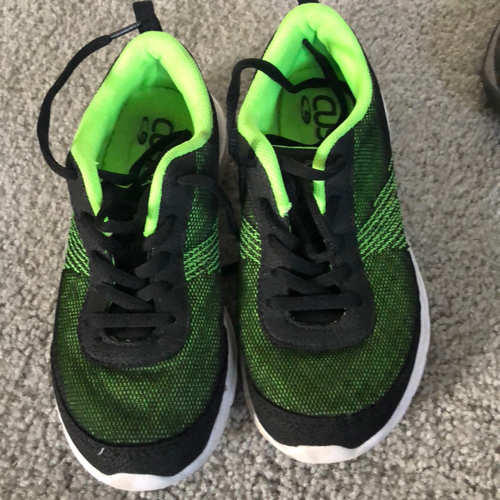 Boys shoes